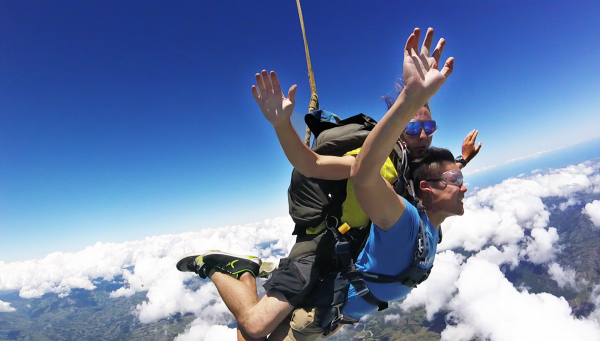 斐济Skydive高空跳伞 勇敢者先体验自由落体的上帝视角 - 图片 3